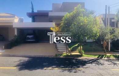 Imagem: A casa em condomínio possui 2 Dormitórios, 2 Banheiros, 4