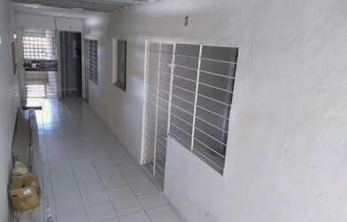 Imagem: A casa em condomínio possui 1 Dormitório, 1 Banheiro e está