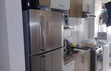 Imagem: O apartamento possui 2 Dormitórios, 1 Banheiro, 1 Vaga na garagem