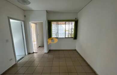 Imagem: A casa possui 3 Dormitórios, 1 Banheiro, 80m² de Área e