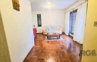 Imagem 10: Casa em Cristo Redentor. 320m² de Área, 5 Vagas na garageme4 Dormitórios