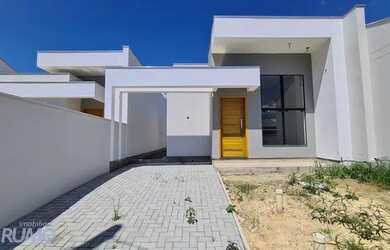 Imagem: A casa possui 2 Dormitórios, 2 Banheiros, 57m² de Área e