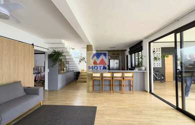 Imagem: A casa possui 3 Dormitórios, 2 Banheiros, 2 Vagas na garagem