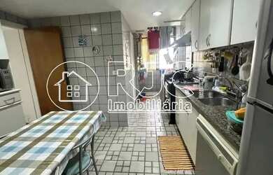 Imagem 6: Imóvel para venda possui 136 metros quadrados com 4 quartos em Barra...