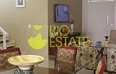 Imagem: A casa possui 2 Dormitórios, 2 Banheiros, 2 Vagas na garagem