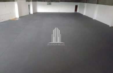 Imagem: O depósito possui 5 Vagas na garagem, 900m² de Área e está