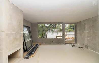 Imagem: A casa em condomínio possui 3 Dormitórios, 4 Banheiros, 3