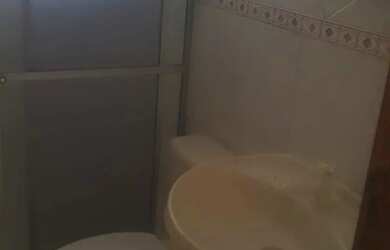 Imagem 7: Alugo apt 2 q, um gardem e vaga vagão p uma moto e um carro do shopping....