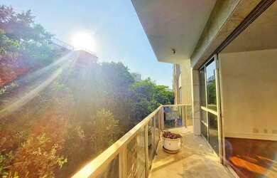 Imagem: O apartamento possui 3 Dormitórios, 4 Banheiros, 2 Vagas na