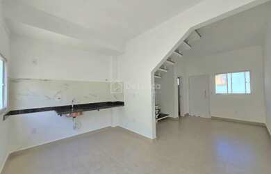 Imagem: A casa em condomínio possui 2 Dormitórios, 3 Banheiros, 1