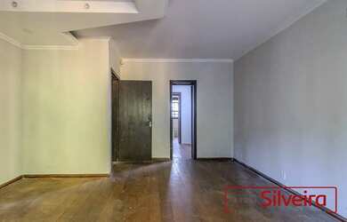 Imagem 15: ALUGA-SE CASA AMPLA COM PISCINA / 4 QUARTOS / 4 VAGAS / BEM LOCALIZADA...