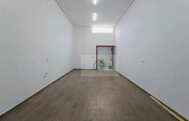 Imagem: O depósito possui 4 Vagas na garagem, 36m² de Área e está