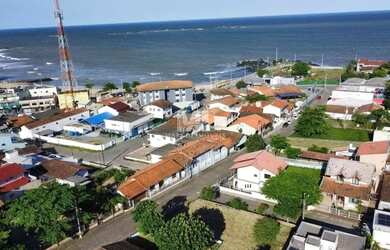 Imagem 2: Casa Localizada a 135 metros da Praia Central de Barra Velha - SC