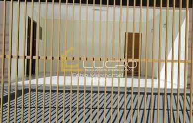 Imagem: A casa possui 3 Dormitórios, 3 Banheiros, 4 Vagas na garagem