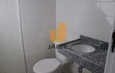 Imagem 5: Conjunto comercial bem localizado em rua próxima ao metrô, com grande...