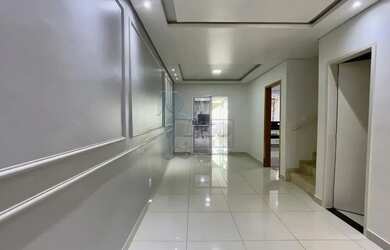 Imagem: A casa em condomínio possui 3 Dormitórios, 3 Banheiros, 2