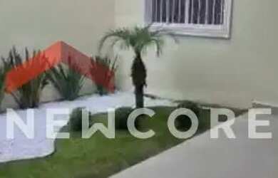 Imagem: A casa possui 3 Dormitórios, 3 Banheiros, 4 Vagas na garagem