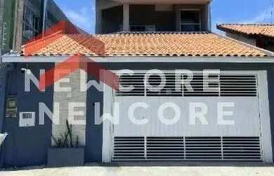 Imagem: A casa possui 3 Dormitórios, 3 Banheiros, 3 Vagas na garagem