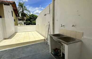 Imagem: A casa possui 2 Dormitórios, 1 Banheiro e 80m² de Área e