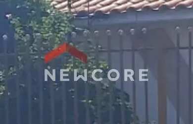 Imagem: A casa possui 3 Dormitórios, 2 Banheiros, 3 Vagas na garagem