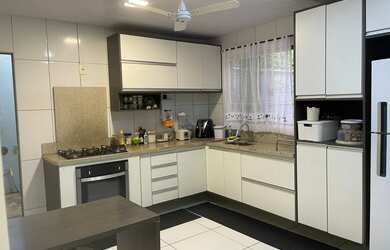 Imagem: A casa em condomínio possui 2 Dormitórios, 2 Banheiros, 2