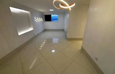 Imagem: O apartamento possui 3 Dormitórios, 2 Banheiros, 2 Vagas na