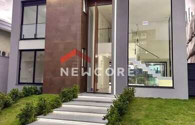 Imagem: A casa em condomínio possui 4 Dormitórios, 5 Banheiros, 4