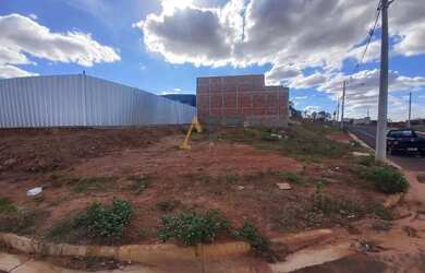 Imagem: O terreno possui 260m² de Área e está localizado em Jardim
