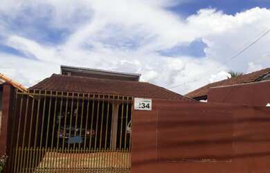 Imagem: A casa possui 2 Dormitórios, 2 Banheiros, 1 Vaga na garagem