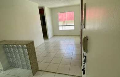 Imagem: O apartamento possui 3 Dormitórios, 1 Banheiro, 1 Vaga na garagem