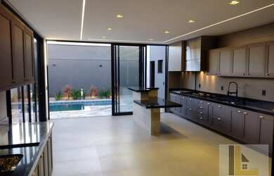 Imagem: A casa em condomínio possui 3 Dormitórios, 5 Banheiros, 2