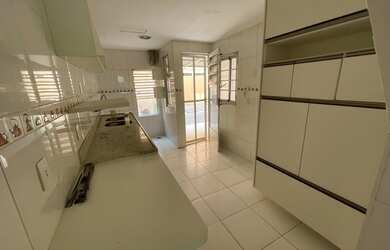 Imagem 7: Casa de condomínio possui 170m² com 3 quartos sendo 1 suíte, mais dependência...