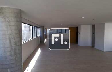 Imagem: O depósito possui 4 Vagas na garagem e 175m² de Área e está