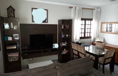 Imagem: A casa em condomínio possui 4 Dormitórios, 2 Banheiros, 2