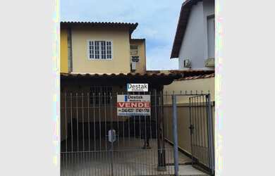 Imagem: A casa possui 2 Dormitórios, 2 Banheiros, 1 Vaga na garagem