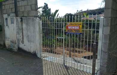 Imagem: A casa possui 2 Dormitórios, 2 Banheiros, 4 Vagas na garagem