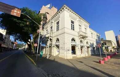 Imagem: O depósito possui 100m² de Área e está localizado em Centro