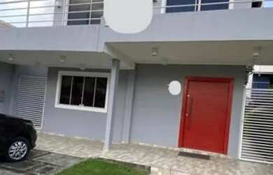 Imagem: A casa em condomínio possui 3 Dormitórios, 1 Banheiro, 4 Vagas