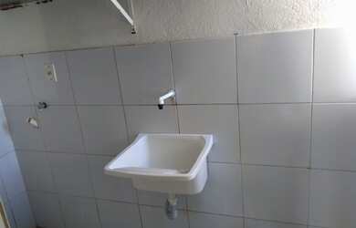 Imagem: A casa possui 3 Dormitórios, 1 Banheiro, 1 Vaga na garagem