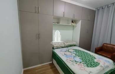 Imagem: O apartamento possui 2 Dormitórios, 1 Banheiro, 1 Vaga na garagem