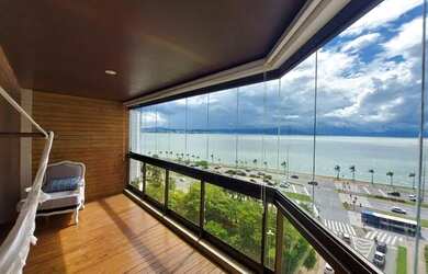 Imagem: O apartamento possui 3 Dormitórios, 5 Banheiros, 2 Vagas na