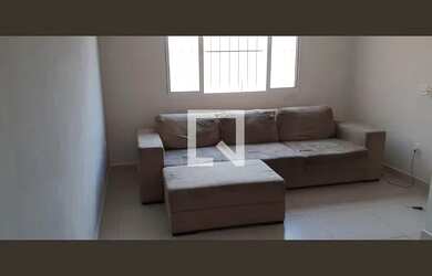 Imagem: A casa possui 2 Dormitórios, 1 Banheiro, 2 Vagas na garagem