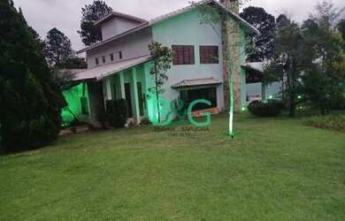 Imagem: A casa em condomínio possui 4 Dormitórios, 3 Banheiros, 4