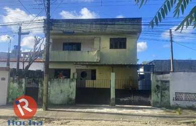 Imagem: A casa possui 2 Dormitórios, 2 Banheiros, 1 Vaga na garagem