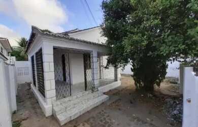 Imagem: A casa à venda possui 3 Dormitórios, 2 Banheiros, 1 Vaga na