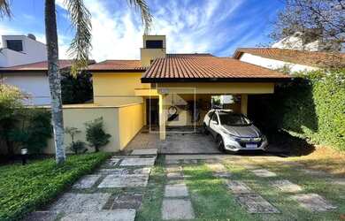 Imagem: A casa em condomínio possui 3 Dormitórios, 4 Banheiros, 4