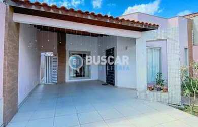 Imagem: A casa possui 5 Dormitórios, 2 Banheiros, 2 Vagas na garagem