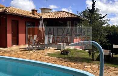 Imagem: A casa em condomínio possui 3 Dormitórios, 4 Banheiros, 1