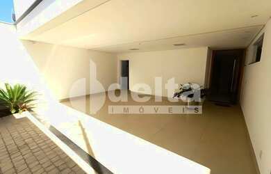 Imagem 12: Casa residencial com 3 suítes disponível para locação no bairro Alto...