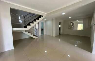Imagem: A casa em condomínio possui 3 Dormitórios, 4 Banheiros, 2